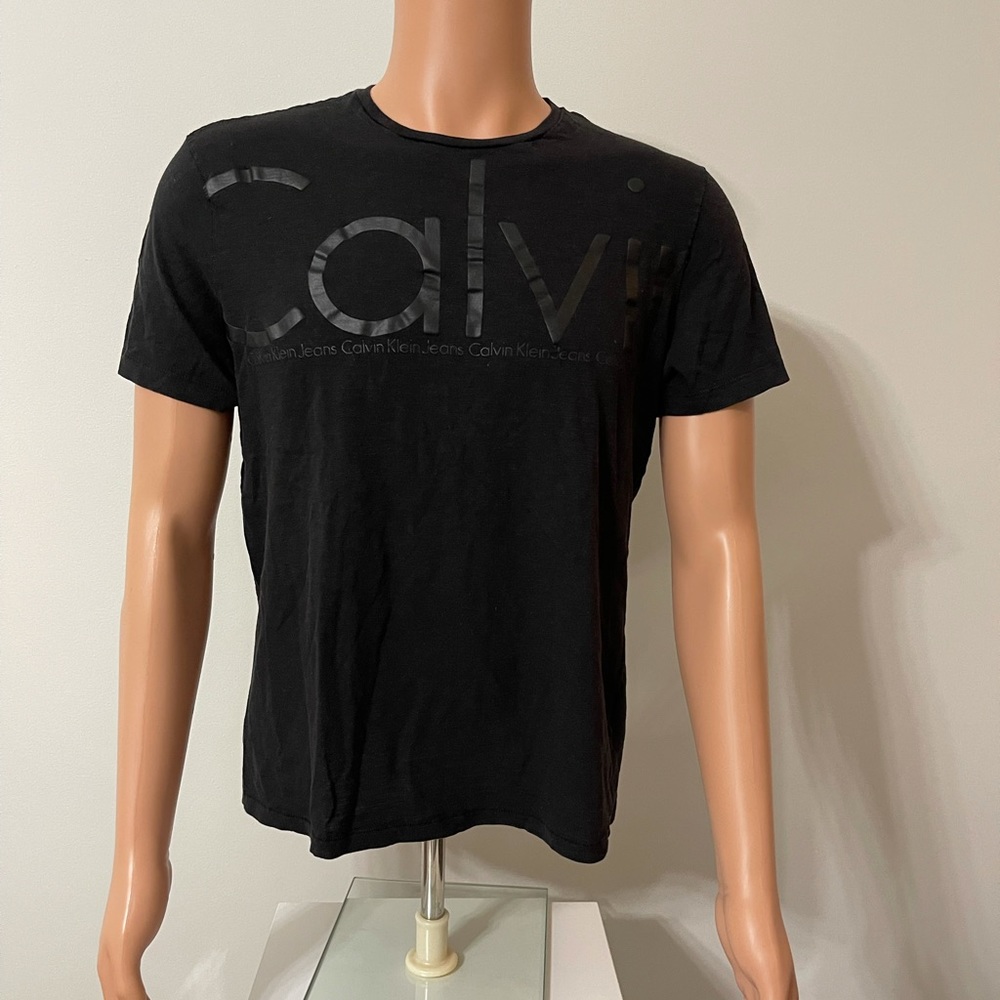 Calvin Klein black t-shirt sz M